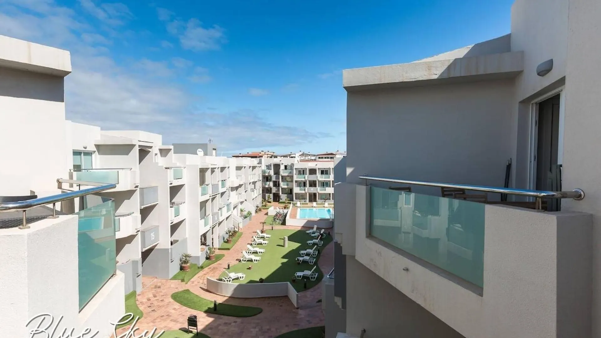 Corralejo Sun 335 Blue Sky By Rentalfue 西班牙