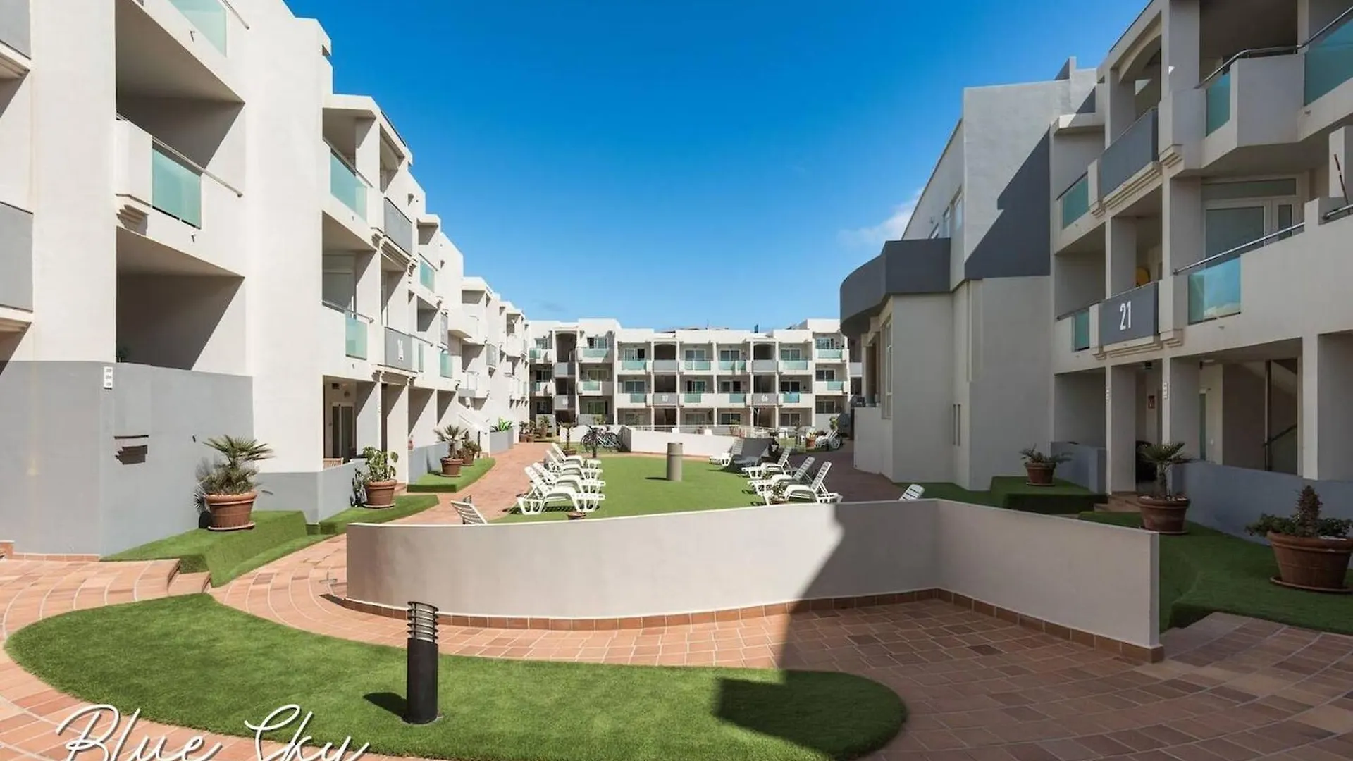 Corralejo Sun 335 Blue Sky By Rentalfue 西班牙